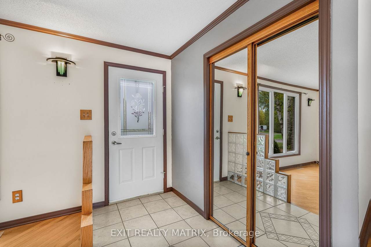 29 Louise Crescent - Photo 1
