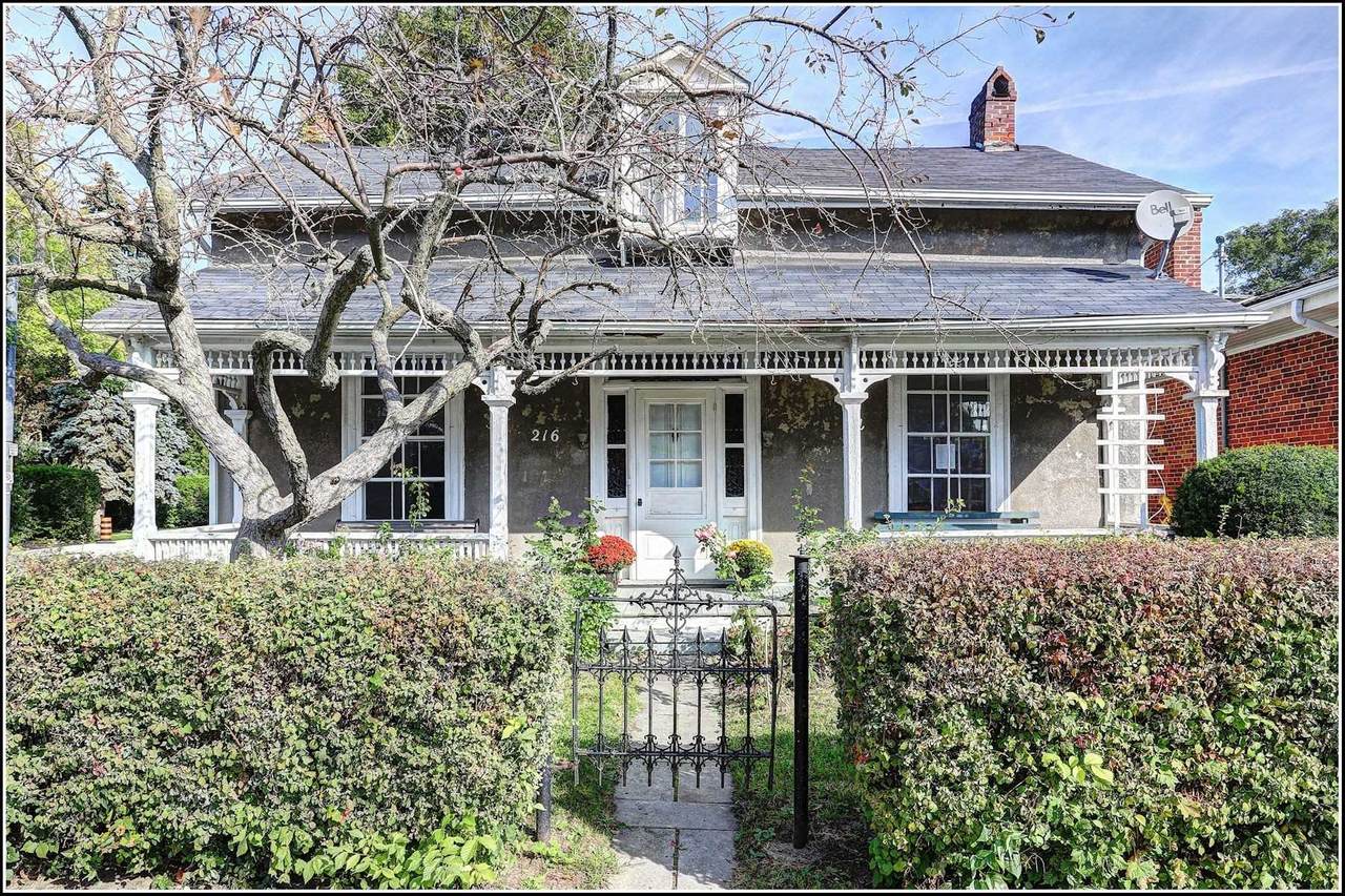 216 King St - Photo 1