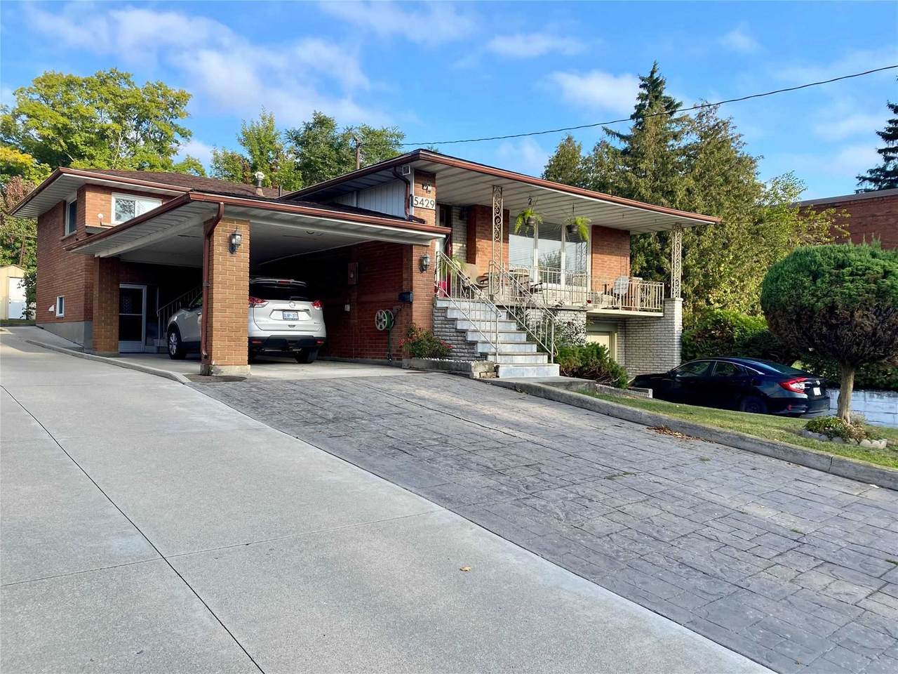 5429 Ontario Ave - Photo 1