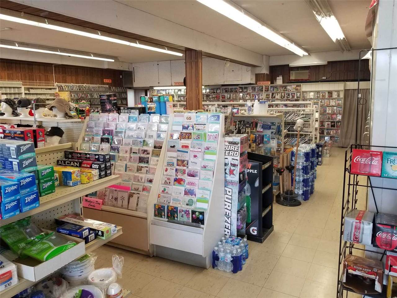 892 Ward St - Photo 1