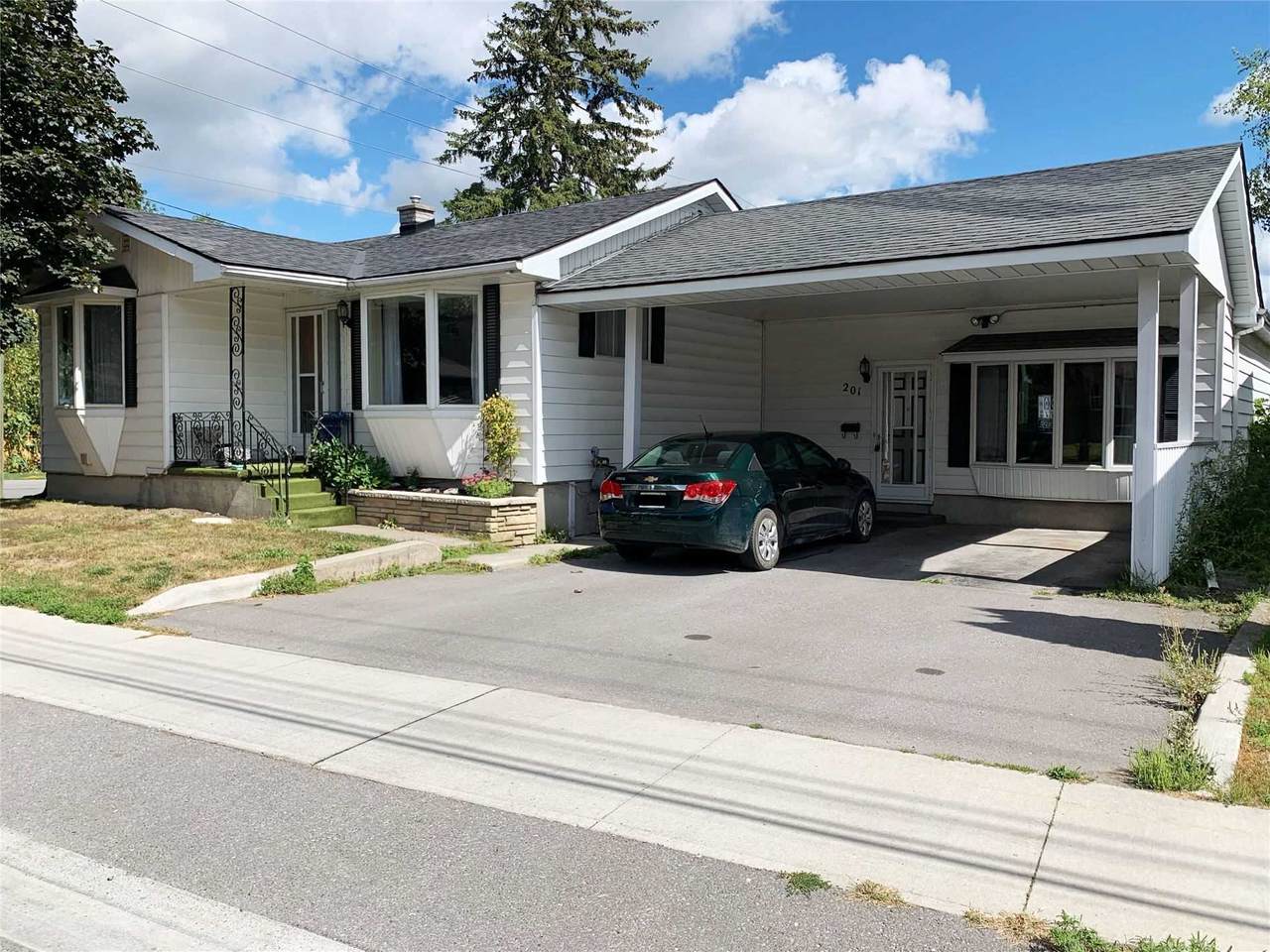 201 Yeomans St - Photo 1