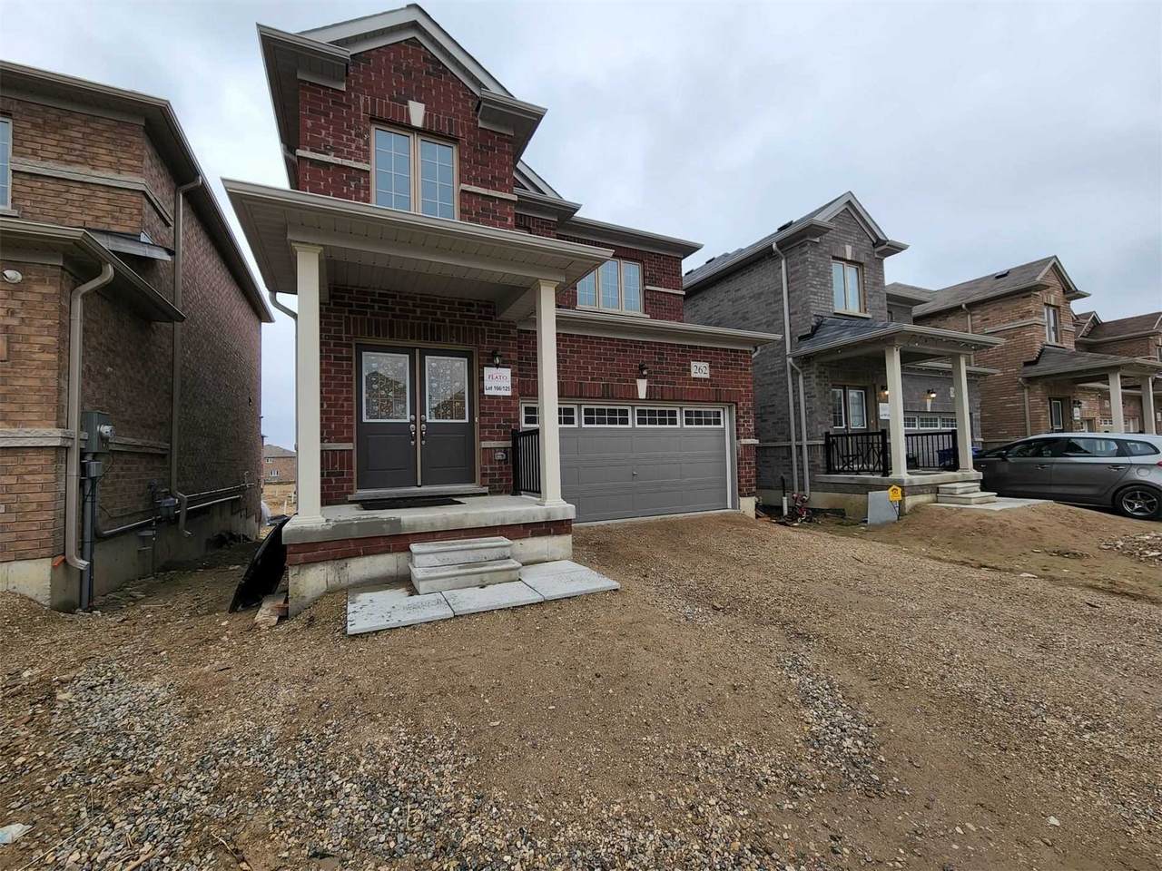 262 Russell St - Photo 1
