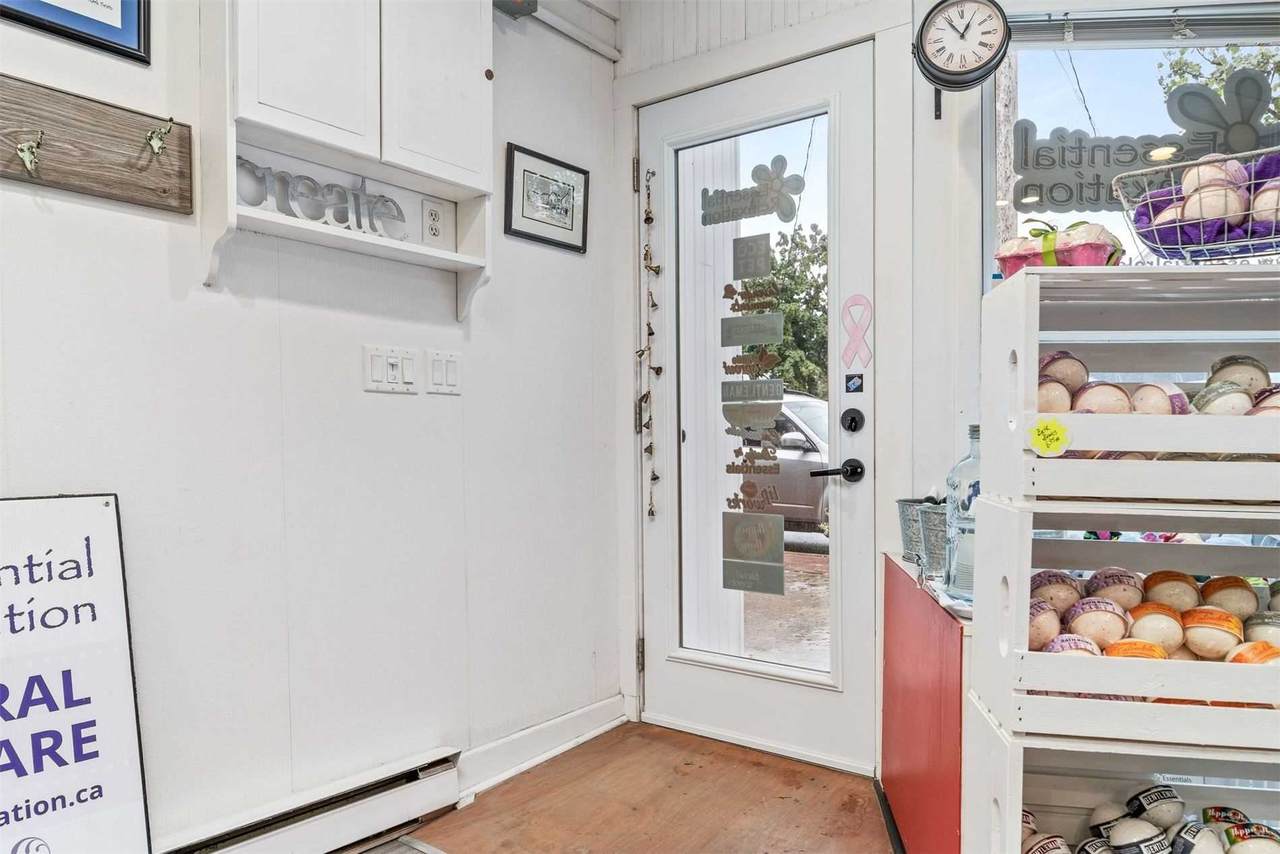 272 Wellington Main St - Photo 1