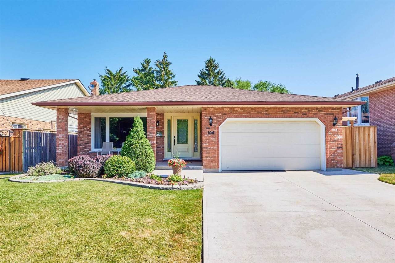 104 Whiteoak Cres - Photo 1