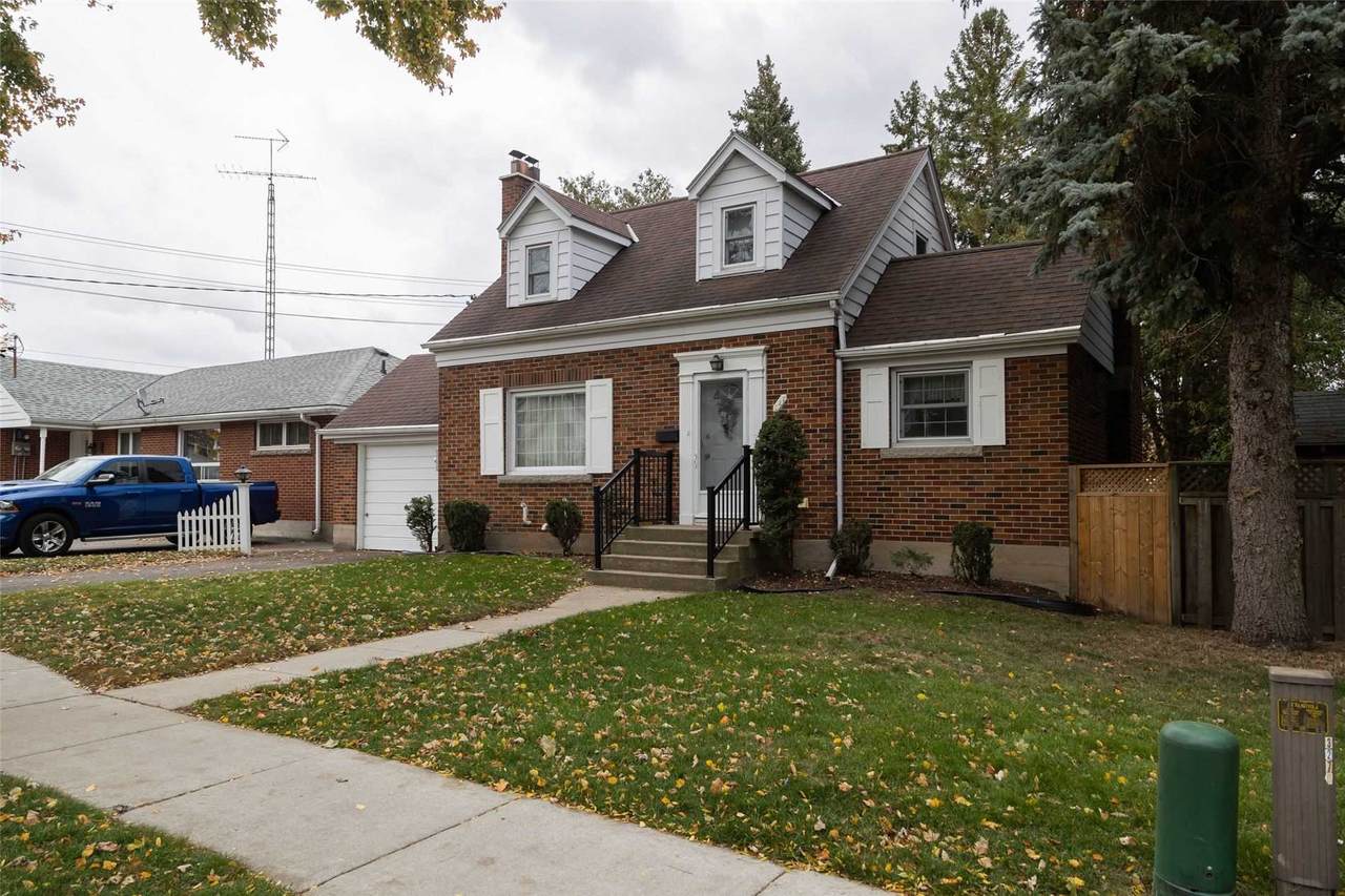 327 Darling St - Photo 1
