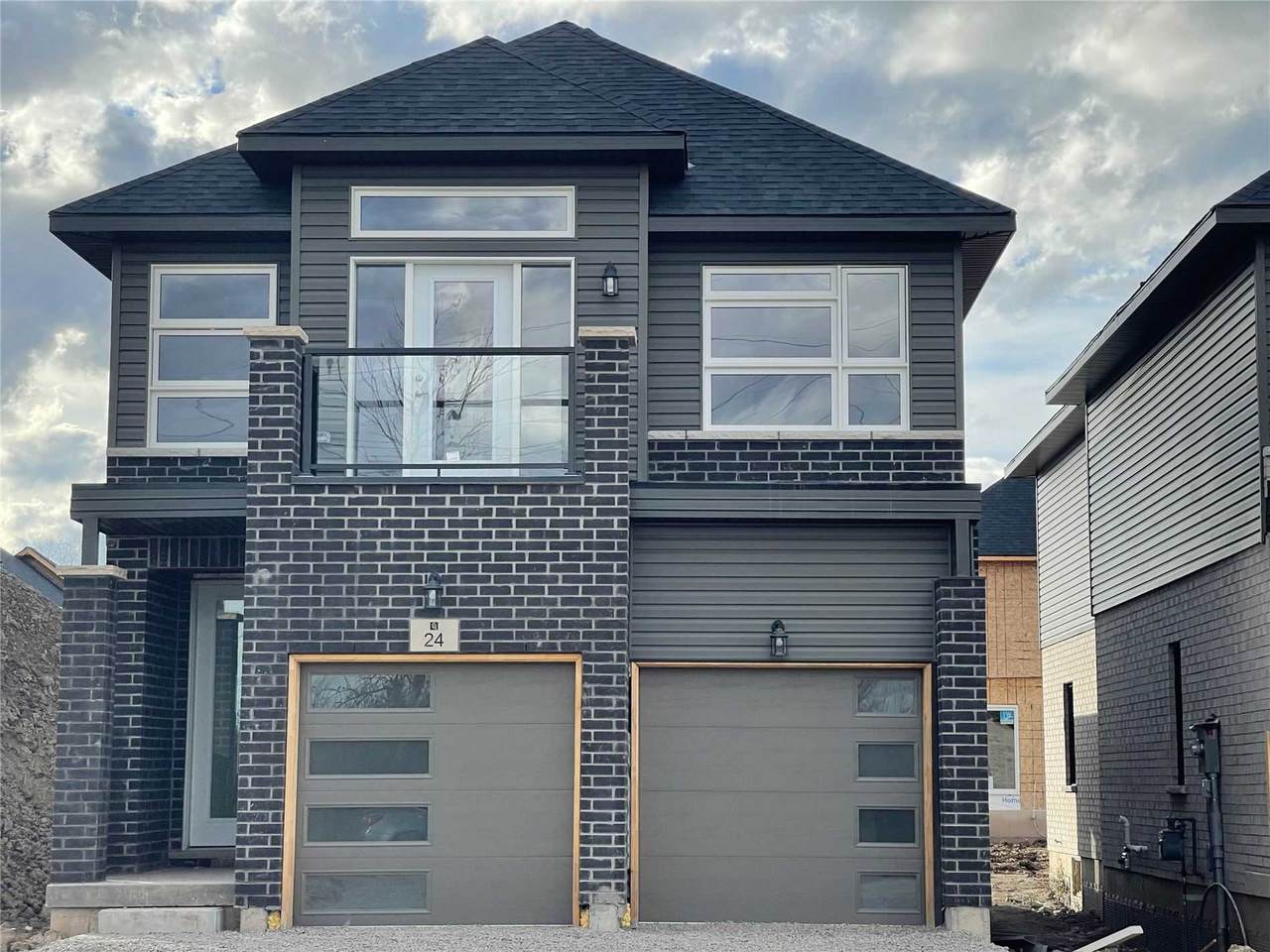 24 Bradley Ave - Photo 1