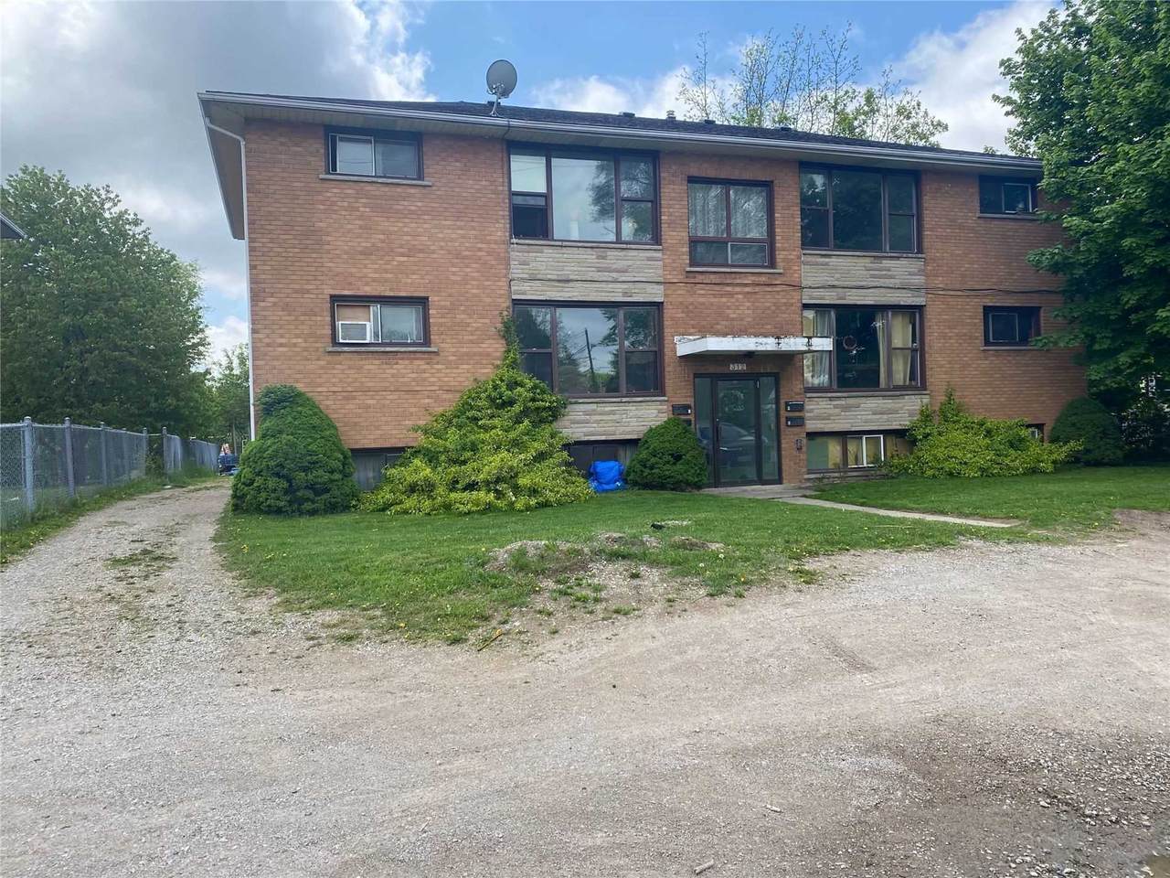 312 Hilton Ave - Photo 1