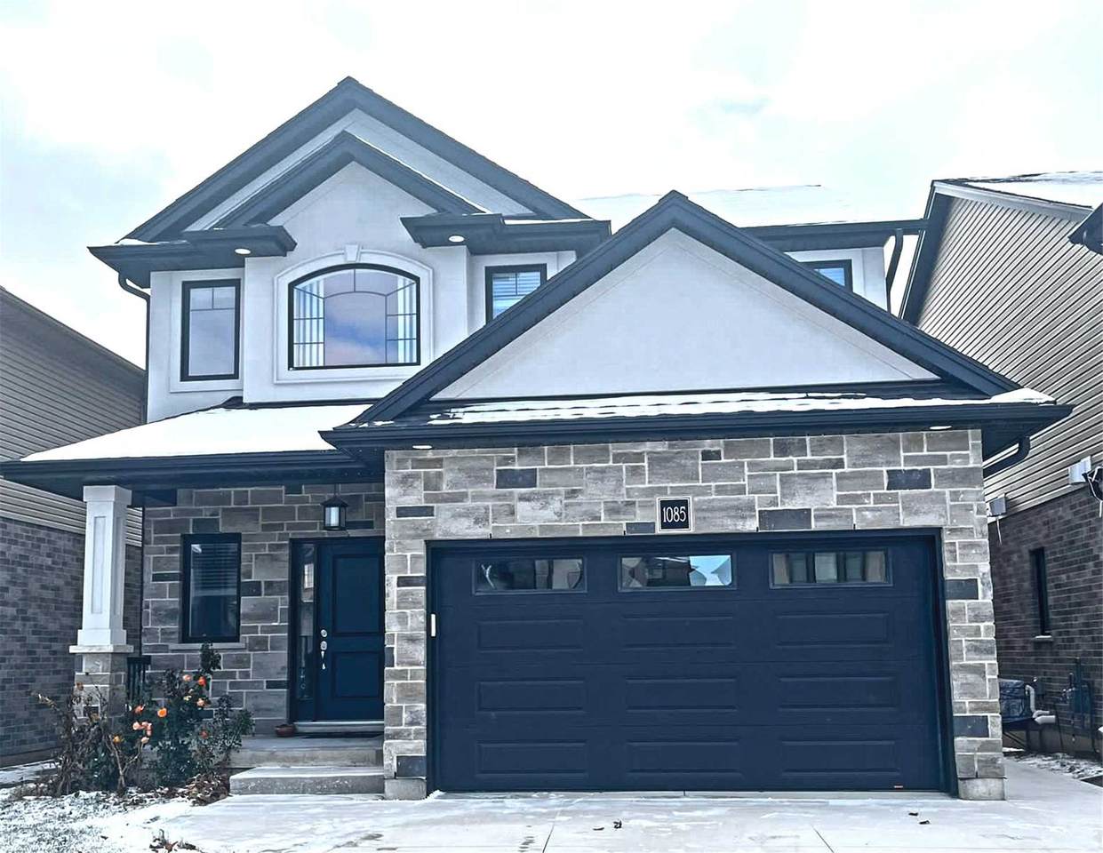 1085 Alberni Rd - Photo 1