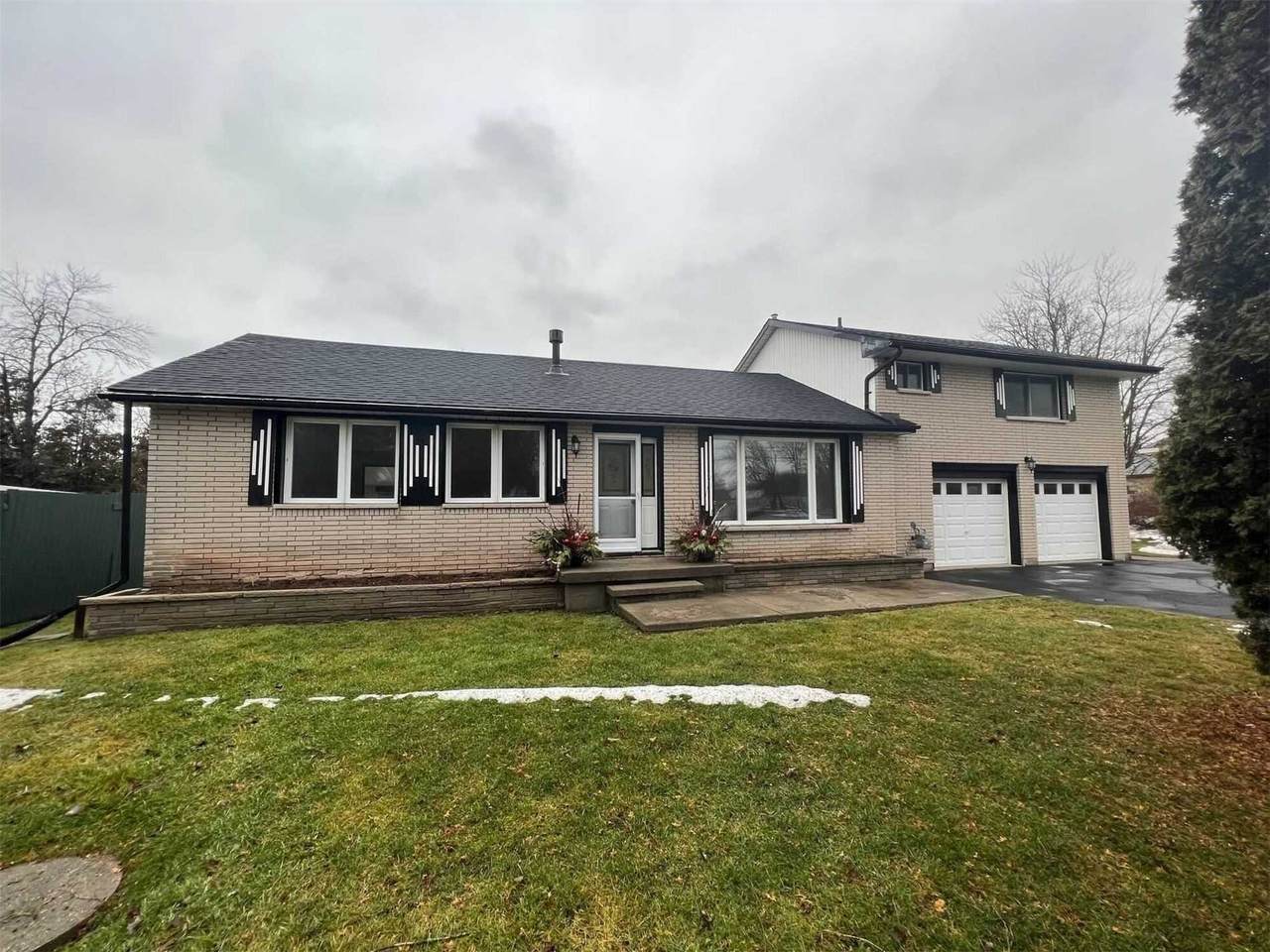 22227 Loyalist Pkwy - Photo 1