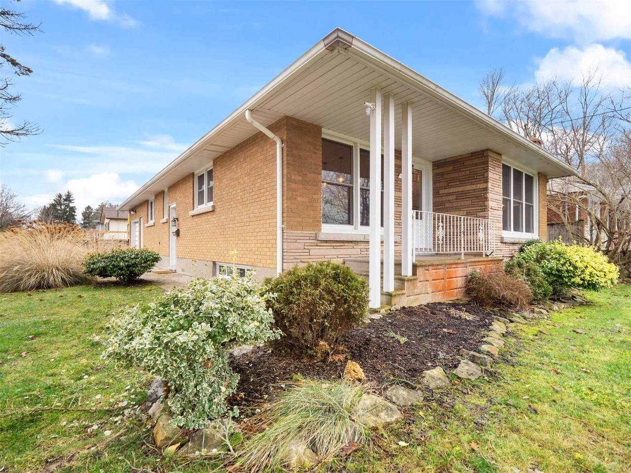 238 Lakeshore Rd - Photo 1
