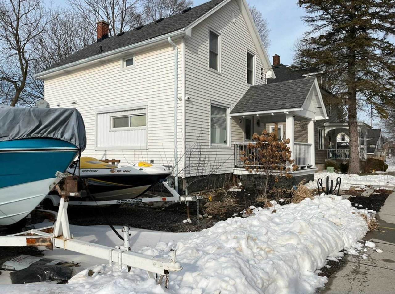 636 Regent St - Photo 1