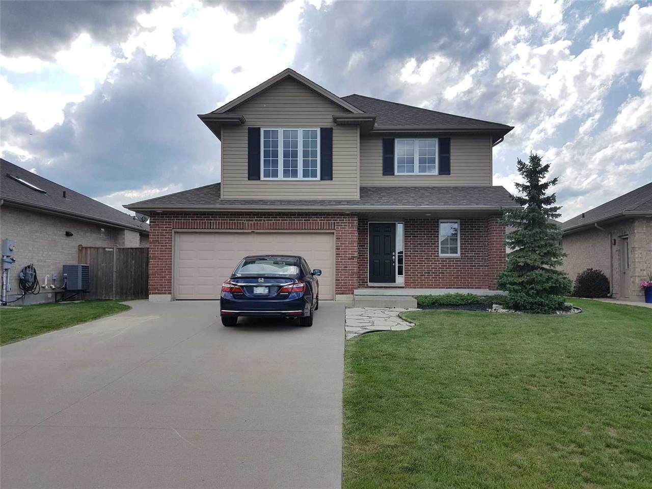 525 Foxwood Crt - Photo 1