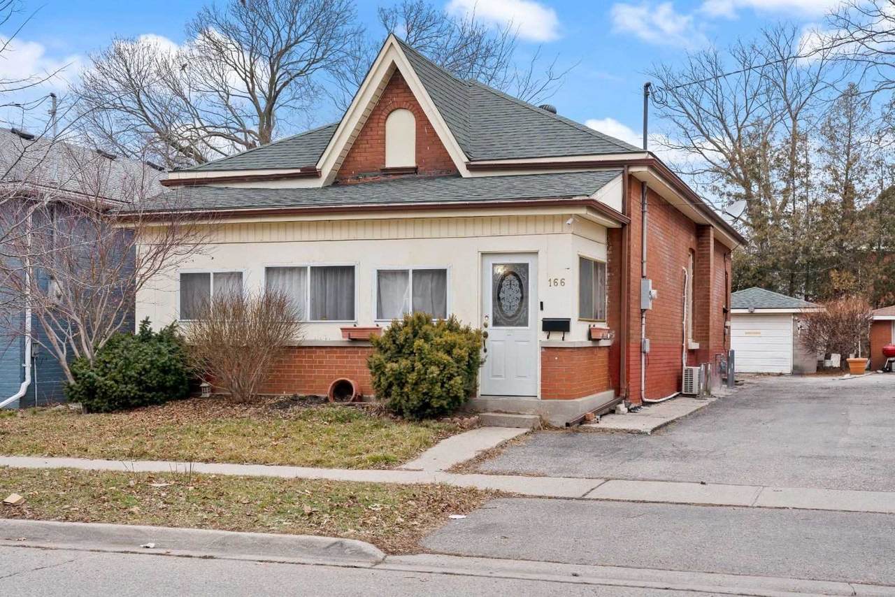 166 Nelson St - Photo 1