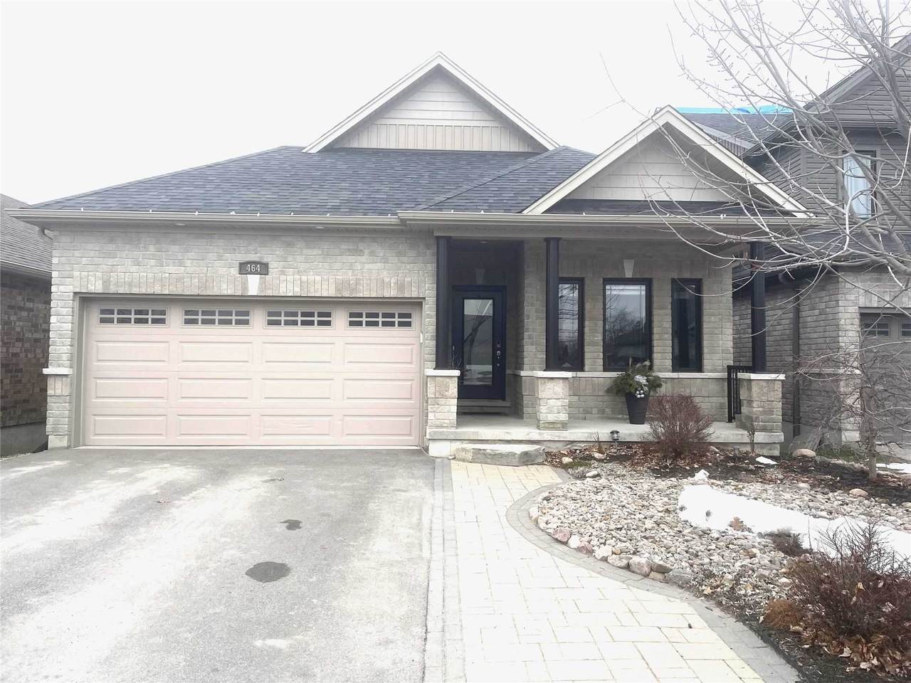 464 Raymond St - Photo 1