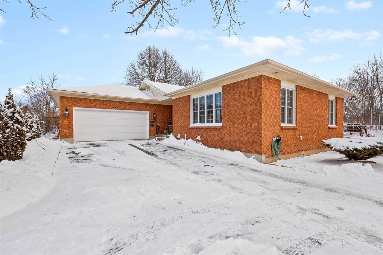 7000 Windsor Cres - Photo 1