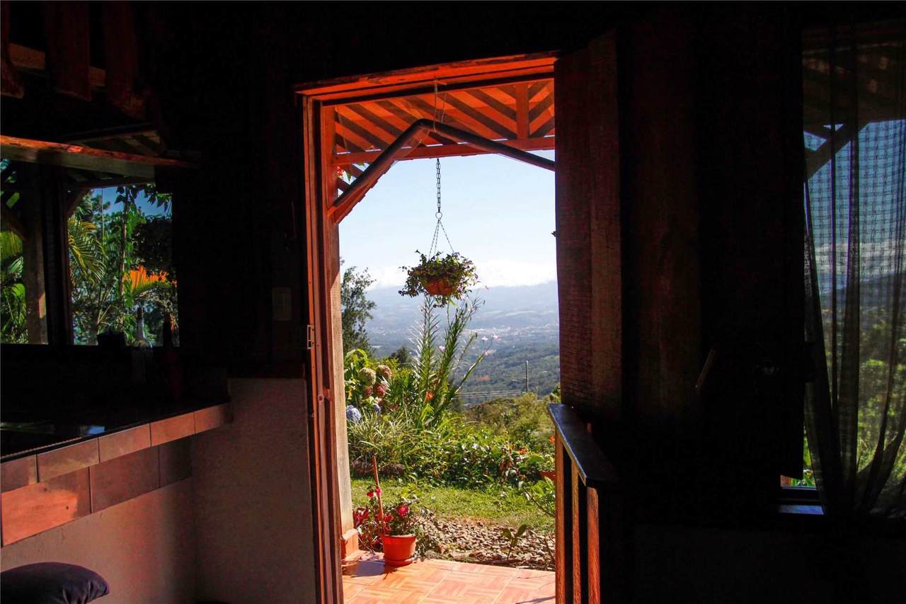 1 Escuela Quebradas - Photo 1
