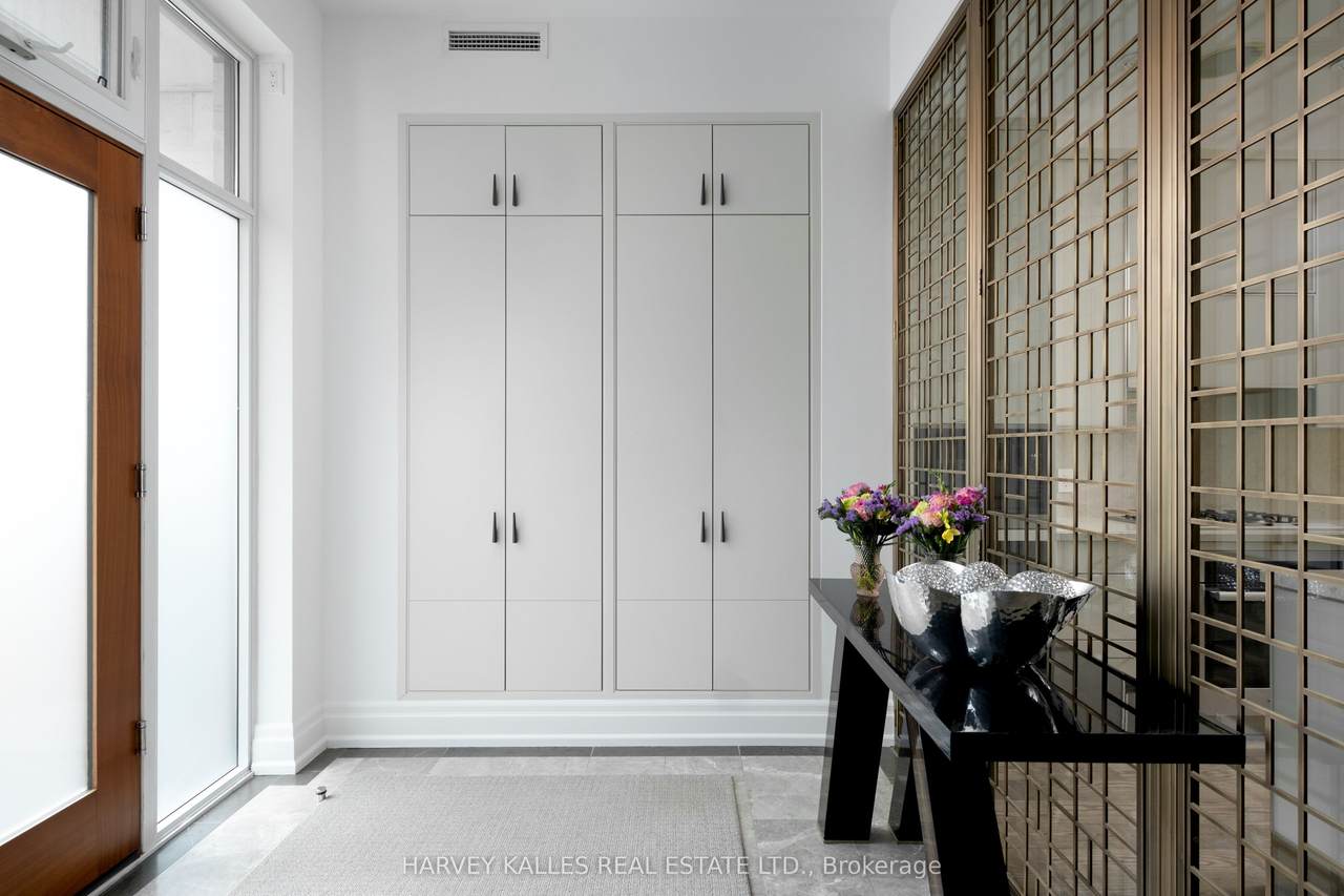 127 Pears Avenue - Photo 1