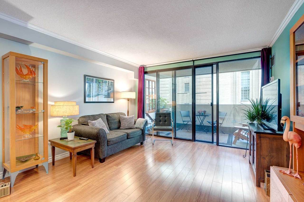 45 Carlton St - Photo 1