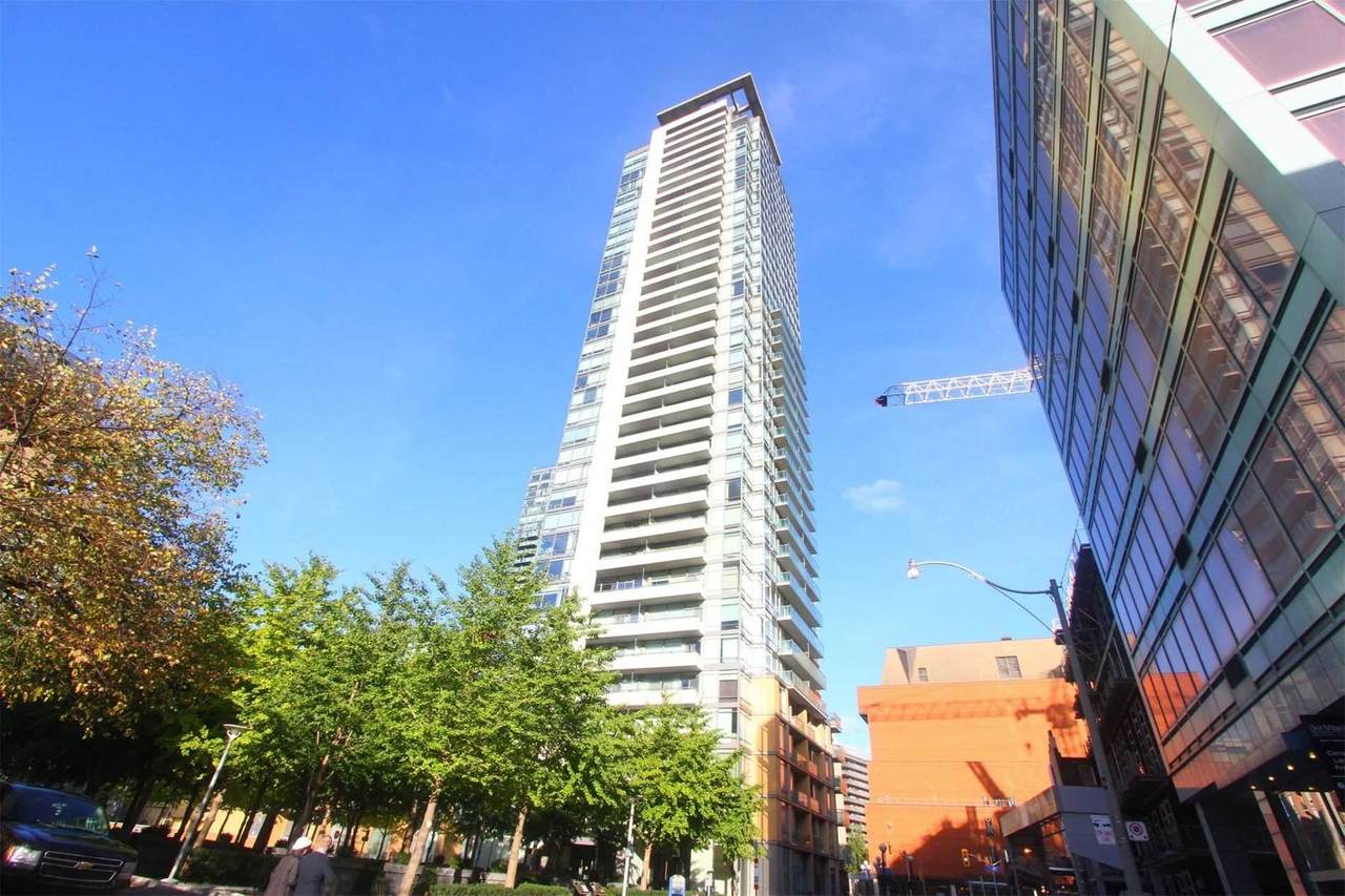 18 Yorkville Ave - Photo 1