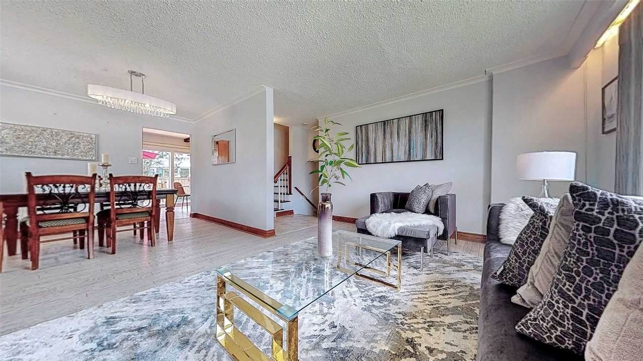 58 Marathon Cres - Photo 1