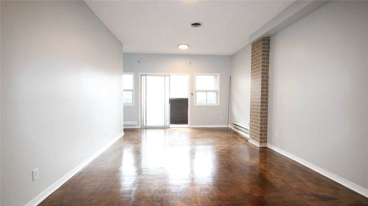 538 College St - Photo 1