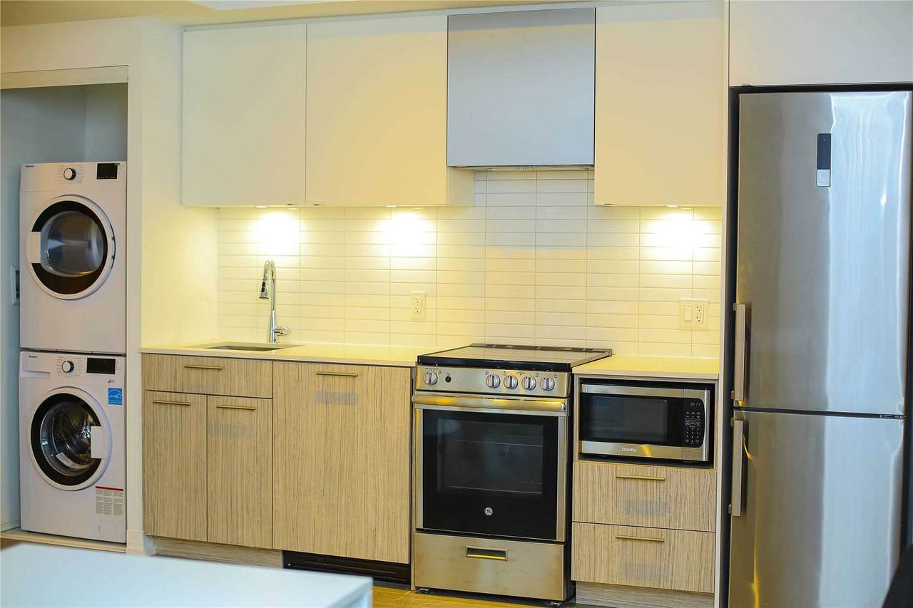 251 Jarvis St - Photo 1