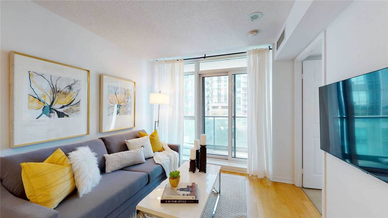 28 Harrison Garden Blvd - Photo 1