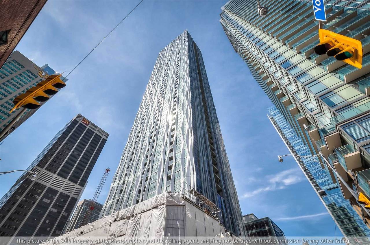 1 Yorkville Ave - Photo 1