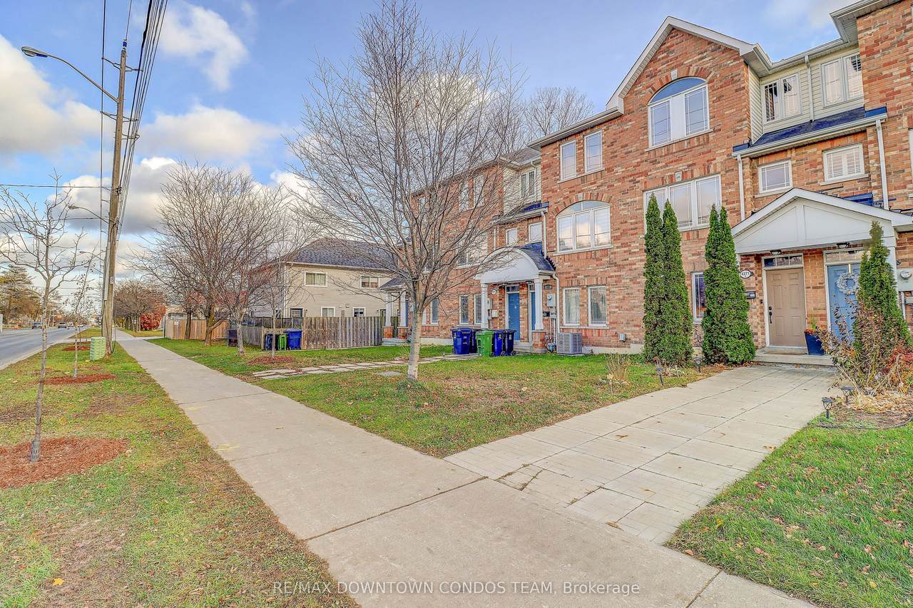 4271A Lawrence Avenue - Photo 1