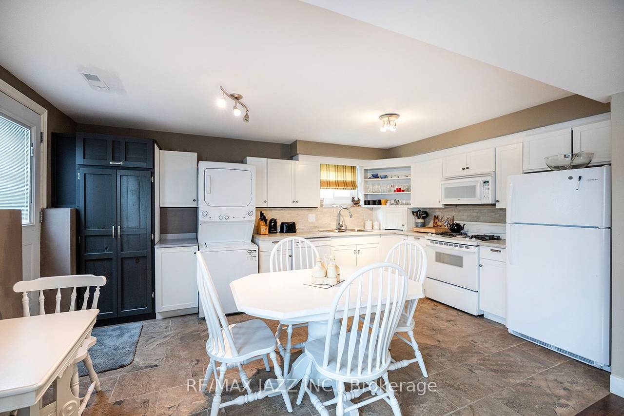 801 Tarn Court - Photo 1