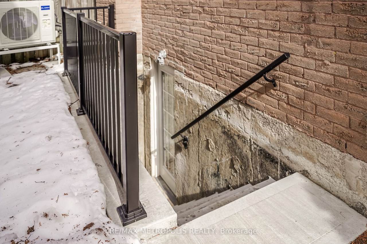 https://bt-photos.global.ssl.fastly.net/toronto/1280_boomver_2_E13613842-1.jpg