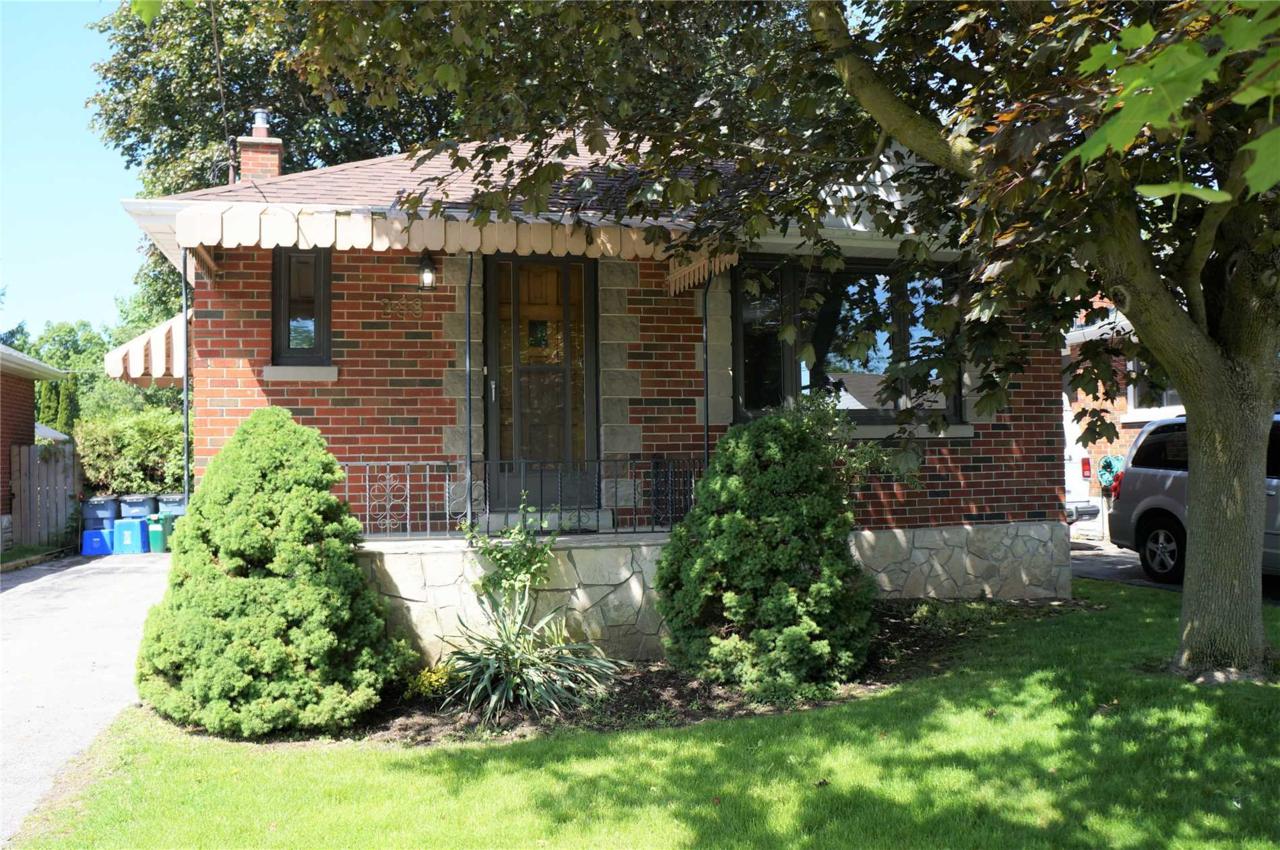 288 Cadillac Ave - Photo 1