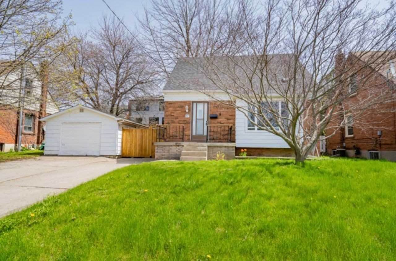 17 Compton Dr - Photo 1