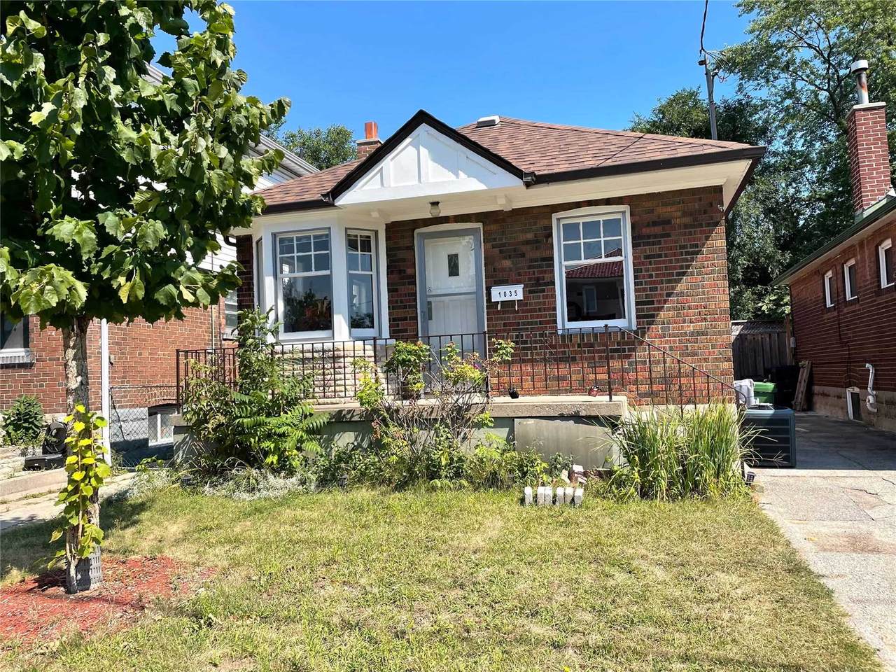 1035 Greenwood Ave - Photo 1
