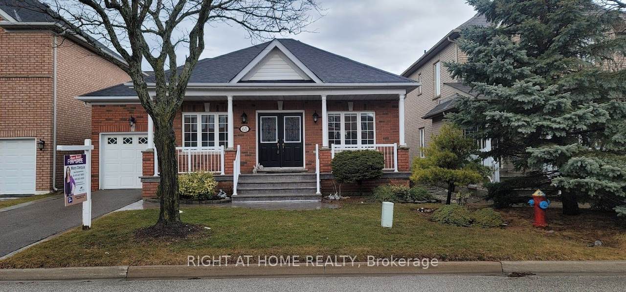 61 Palisade Crescent - Photo 1
