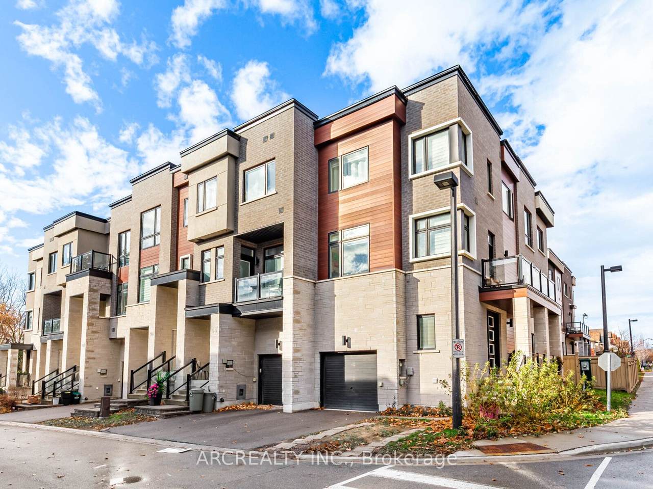 98 Laskin Drive - Photo 1