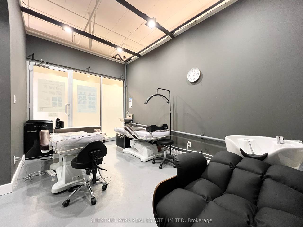 7181 Yonge Street - Photo 1