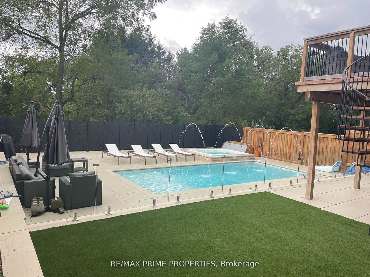 72 Ridge Gate Crescent - Photo 1