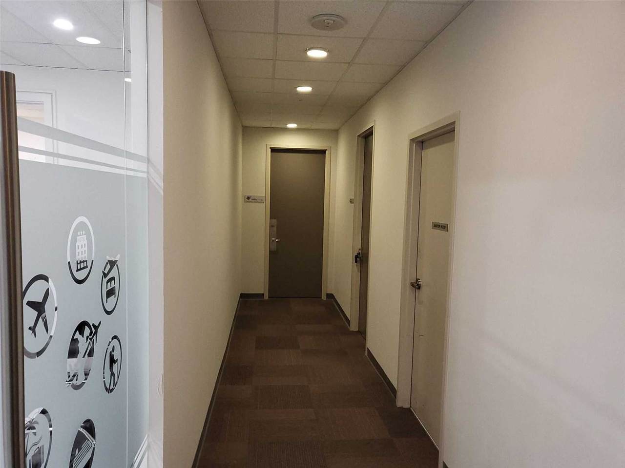 7191 Yonge St - Photo 1