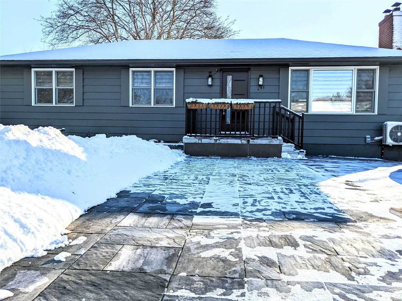 642 Queen's Cres - Photo 1