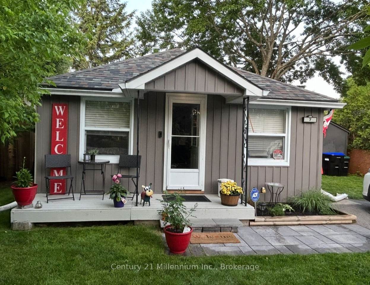 7 69th Street - Photo 1