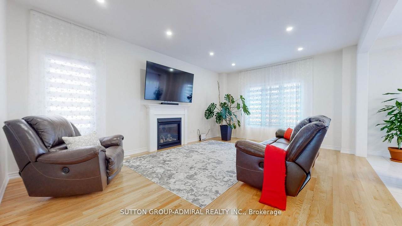 https://bt-photos.global.ssl.fastly.net/toronto/1280_boomver_2_S13006016-1.jpg