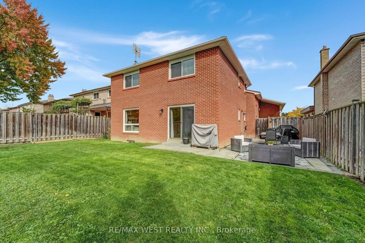 2388 Carlanne Place - Photo 1