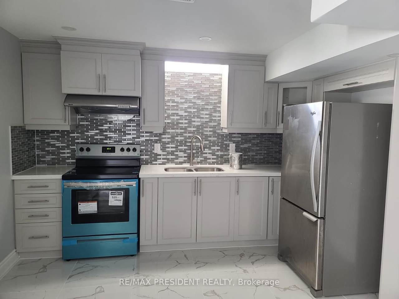 92 Humberstone Crescent - Photo 1