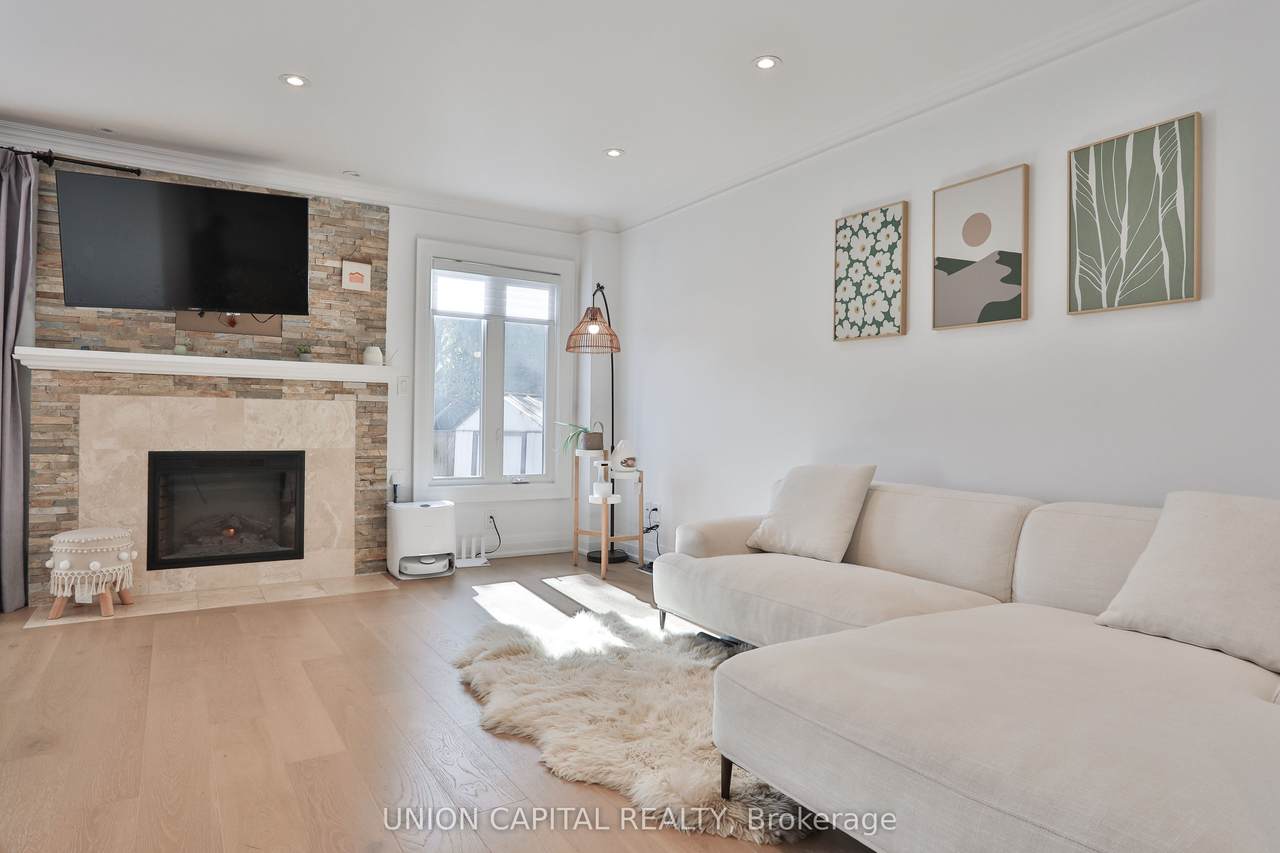 https://bt-photos.global.ssl.fastly.net/toronto/1280_boomver_2_W12952112-3.jpg