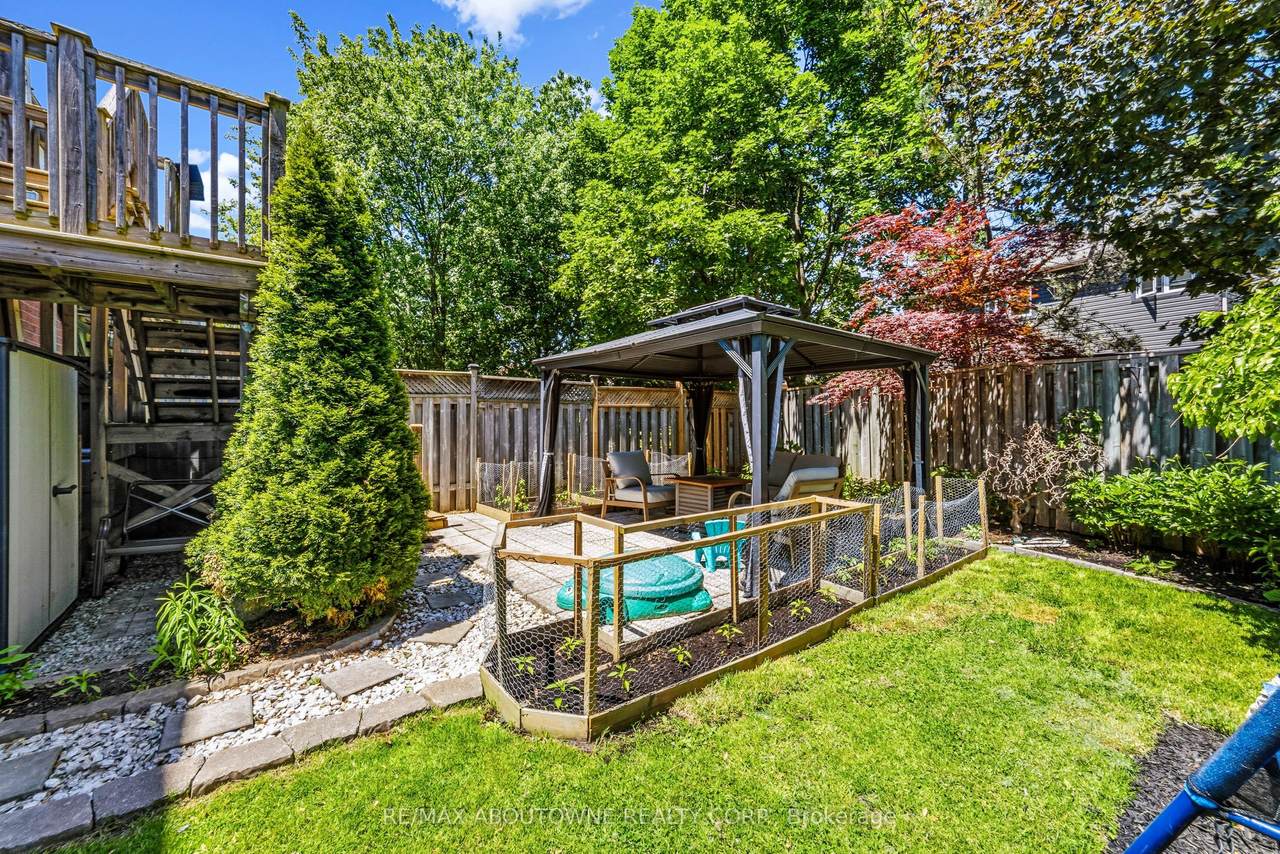 https://bt-photos.global.ssl.fastly.net/toronto/1280_boomver_2_W13236372-2.jpg