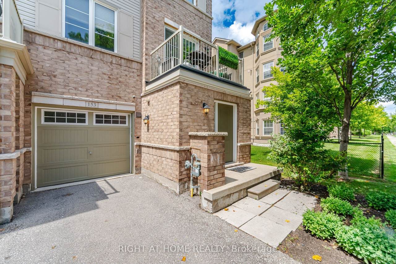 165 Hampshire Way - Photo 1