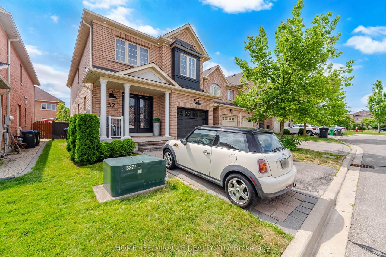 https://bt-photos.global.ssl.fastly.net/toronto/1280_boomver_2_W13565698-1.jpg