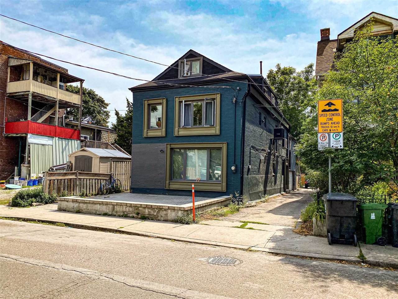 77 1/2 Wright Ave - Photo 1
