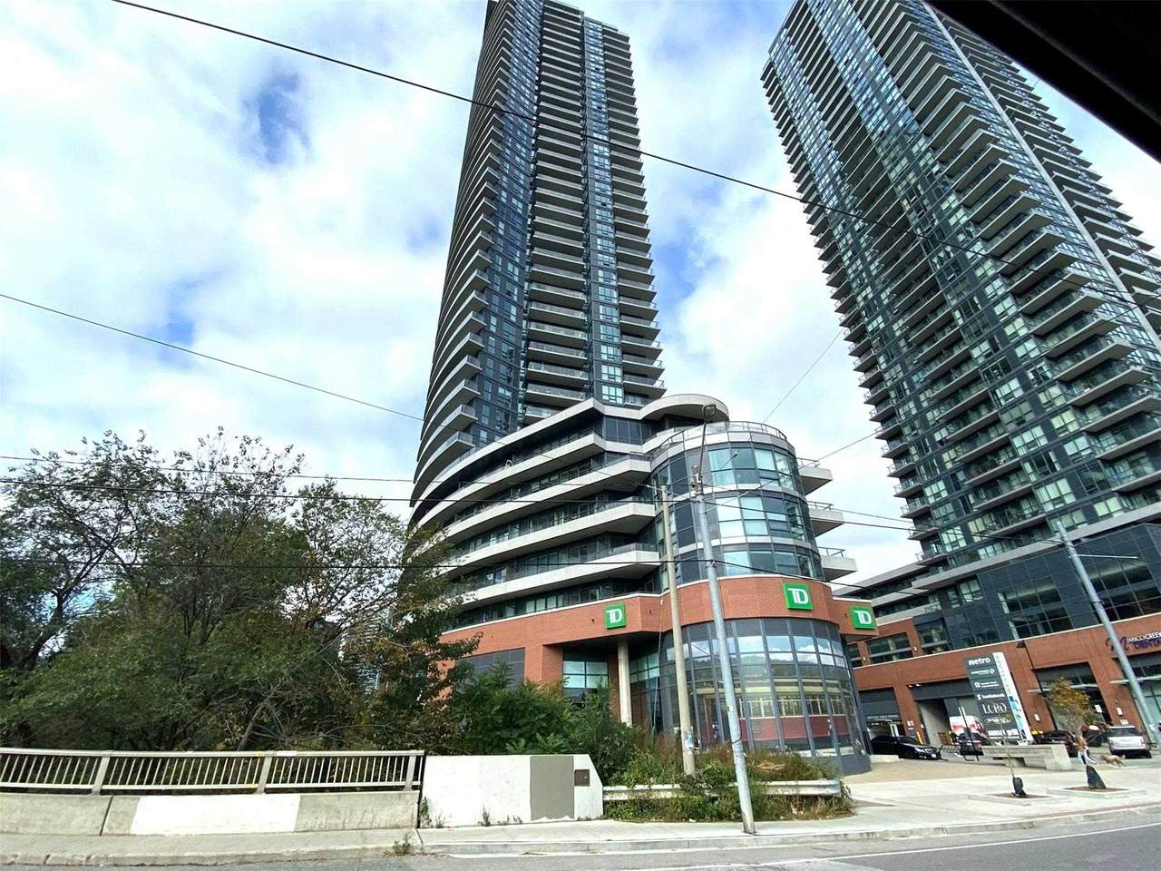 2212 Lake Shore Blvd - Photo 1